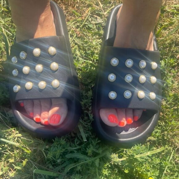 Kenneth Cole Women's Sandal - Picture 1 of 6